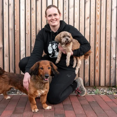Julia mit Oskar und Emma | Kompass Hund | Deine Hundeschule in Hamburg, Hannover und online